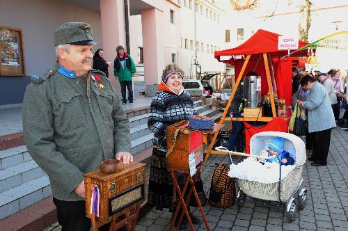 VELIKONO�N� JARMARK V DIVADLE