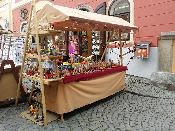 D�ev�n� dobov� st�nek